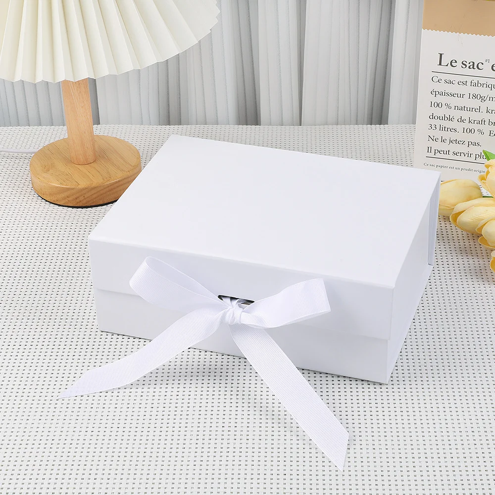 Magnetic Closure Packaging Box Gift Box Foldable by PacksFactory